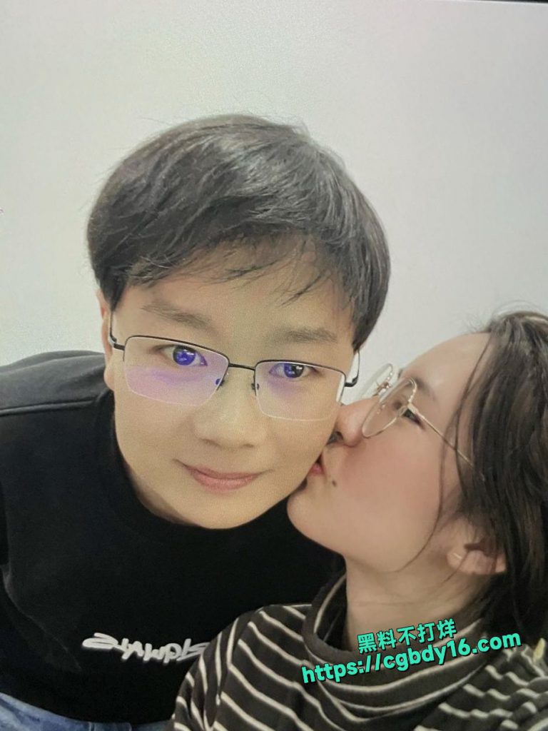 区财政科员赵琳爬上财政局副科长王梦娜的床36